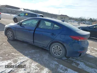 2017 Hyundai Elantra SE z VIN 5NPD74LF8HH187040, wystawiony jako IAAI lot #41350743 z przebiegiem 78 119 mil mil oraz . Historia ofert i sprzedaży dostępna na DreamBid. Obrazek 3.