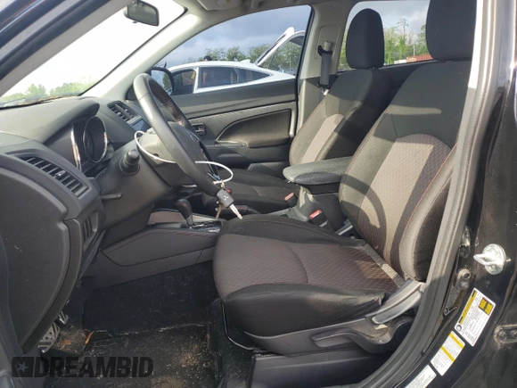 2019 Mitsubishi Outlander ES z VIN JA4AR3AU1KU016081, wystawiony jako Copart lot #55877175 z przebiegiem 97 964 mil mil oraz Czysty tytuł • Clean title. Historia ofert i sprzedaży dostępna na DreamBid. Obrazek 7.
