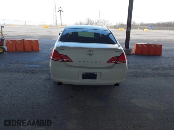 2006 Toyota Avalon XL with VIN 4T1BK36B96U154202, listed as a IAAI auction lot 41503764 with 135,128 mi miles. Bid and sale history available at carsss.com. Image 17.