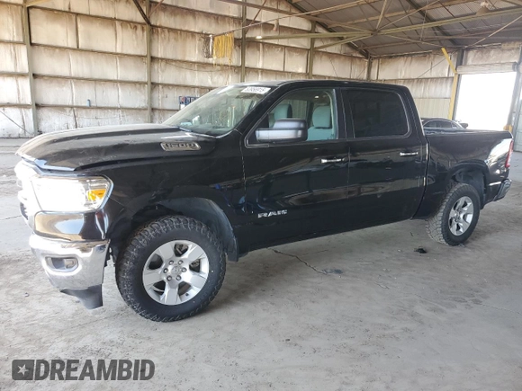 2020 Ram 1500 Big Horn z VIN 1C6RRFFG2LN284427, wystawiony jako Copart lot #53956915 z przebiegiem 83 578 mil mil oraz Szkoda całkowita • Salvage title. Historia ofert i sprzedaży dostępna na DreamBid. Obrazek 1.