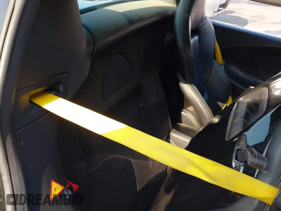 2019 McLaren 570S z VIN SBM13FAA2KW006203, wystawiony jako IAAI lot #40915548 z przebiegiem Nie podano mil oraz . Historia ofert i sprzedaży dostępna na DreamBid. Obrazek 8.