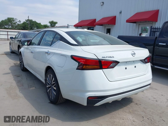 2025 Nissan Altima SV with VIN 1N4BL4DV2SN373999, listed as a IAAI auction lot 42038863 with 1,396 mi miles. Bid and sale history available at carsss.com. Image 3.