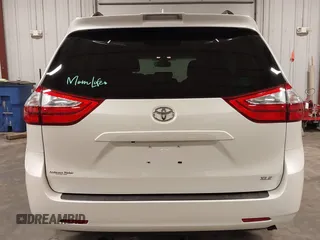 2018 Toyota Sienna XLE Auto Access Seat с VIN 5TDYZ3DC7JS909902, выставлен на аукционе IAAI как лот 42044363 с пробегом 59 283 миль миль и . История ставок и продаж доступна на DreamBid. Изображение 17.