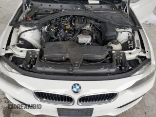 2016 BMW 3 Series 320i xDrive z VIN WBA8E5G55GNT41469, wystawiony jako Copart lot #56165005 z przebiegiem Nie podano mil oraz Czysty tytuł • Clean title. Historia ofert i sprzedaży dostępna na DreamBid. Obrazek 11.