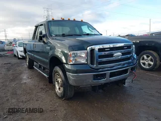2005 Ford Super Duty F-250 XL with VIN 1FTSX21515EC44177, listed as a IAAI auction lot 41462244 with 225,000 mi miles. Bid and sale history available at carsss.com. Image 1.