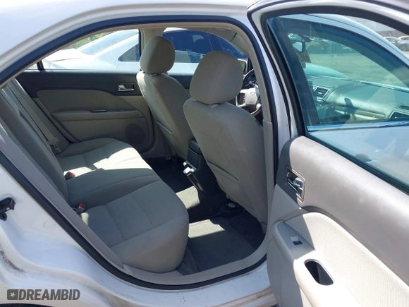 2011 Ford Fusion Hybrid with VIN 3FADP0L33BR116725, listed as a IAAI auction lot 42001023 with 172,845 mi miles. Bid and sale history available at carsss.com. Image 8.