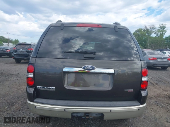 2006 Ford Explorer Eddie Bauer z VIN 1FMEU74E46UA44430, wystawiony jako IAAI lot #42300632 z przebiegiem 167 244 mil mil oraz . Historia ofert i sprzedaży dostępna na DreamBid. Obrazek 16.