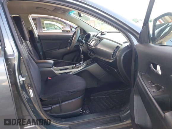 2014 Kia Sportage EX with VIN KNDPC3AC9E7608081, listed as a IAAI auction lot 42758471 with 255,381 mi miles and . Bid and sale history available at DreamBid. Image 5.