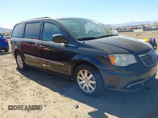 2014 Chrysler Town & Country Touring z VIN 2C4RC1BG4ER242768, wystawiony jako IAAI lot #41683104 z przebiegiem 229 954 mil mil oraz . Historia ofert i sprzedaży dostępna na DreamBid. Obrazek 1.