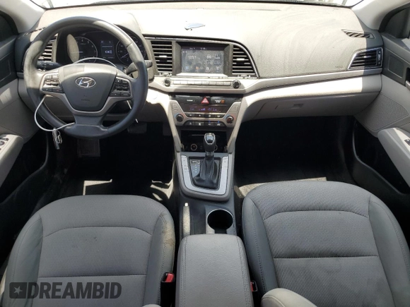 2017 Hyundai Elantra SE z VIN 5NPD84LF0HH063003, wystawiony jako Copart lot #56899785 z przebiegiem 167 502 mil mil oraz Szkoda całkowita • Salvage title. Historia ofert i sprzedaży dostępna na DreamBid. Obrazek 8.