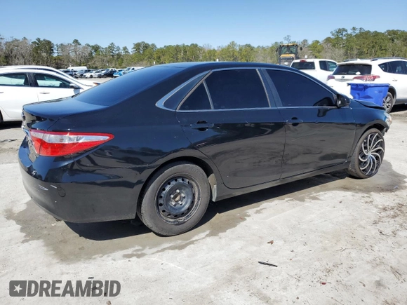 2015 Toyota Camry XLE with VIN 4T1BF1FK1FU992961, listed as a Copart auction lot 48481175 with 224,774 mi miles and Salvage Title. Bid and sale history available at carsss.com. Image 3.