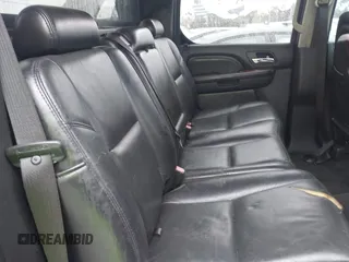 2007 Cadillac Escalade EXT with VIN 3GYFK62887G197848, listed as a IAAI auction lot 42100948 with 154,695 mi miles. Bid and sale history available at carsss.com. Image 8.