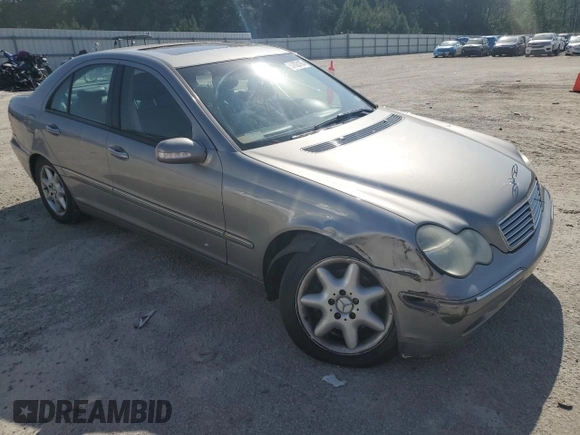 2004 Mercedes-Benz C 240 with VIN WDBRF61J64A547255, listed as a Copart auction lot 57028165 with 201,109 mi miles and Salvage title. Bid and sale history available at DreamBid. Image 4.