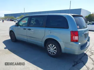 2008 Chrysler Town & Country LX with VIN 2A8HR44HX8R150286, listed as a IAAI auction lot 42040682 with 204,499 mi miles. Bid and sale history available at carsss.com. Image 3.