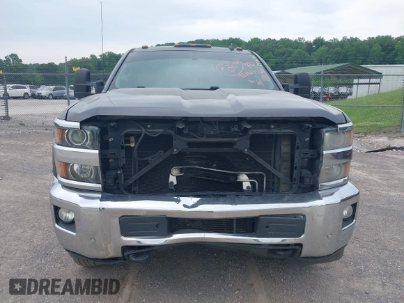 2015 Chevrolet Silverado 3500HD LTZ z VIN 1GC4K0C85FF127359, wystawiony jako IAAI lot #42252408 z przebiegiem 273 905 mil mil oraz . Historia ofert i sprzedaży dostępna na DreamBid. Obrazek 13.