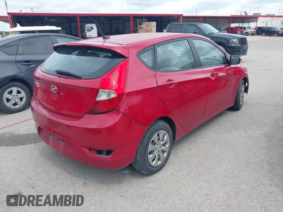 2014 Hyundai Accent SE z VIN KMHCU5AE7EU145704, wystawiony jako IAAI lot #42357042 z przebiegiem 96 773 mil mil oraz . Historia ofert i sprzedaży dostępna na DreamBid. Obrazek 4.