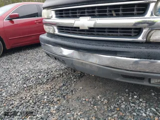 2003 Chevrolet Tahoe LT with VIN 1GNEC13Z63J126611, listed as a IAAI auction lot 41300437 with 313,885 mi miles. Bid and sale history available at carsss.com. Image 12.