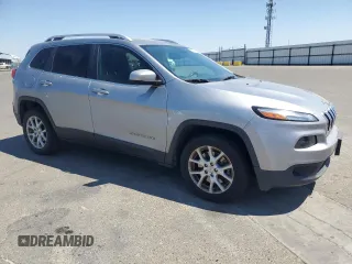 2016 Jeep Cherokee Altitude z VIN 1C4PJLCB1GW287222, wystawiony jako Copart lot #64301365 z przebiegiem 144 658 mil mil oraz Czysty tytuł • Clean title. Historia ofert i sprzedaży dostępna na DreamBid. Obrazek 4.
