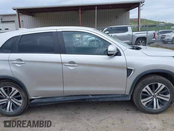 2021 Mitsubishi Outlander ES z VIN JA4ARUAU1MU031303, wystawiony jako IAAI lot #42099300 z przebiegiem 43 391 mil mil oraz . Historia ofert i sprzedaży dostępna na DreamBid. Obrazek 13.