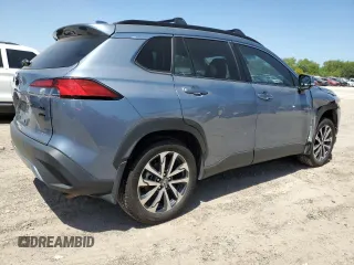 2022 Toyota Corolla Cross XLE z VIN 7MUDAABG8NV035698, wystawiony jako Copart lot #51825195 z przebiegiem 40 987 mil mil oraz Szkoda całkowita • Salvage title. Historia ofert i sprzedaży dostępna na DreamBid. Obrazek 3.
