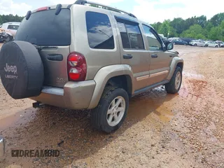2005 Jeep Liberty Limited z VIN 1J4GK58K15W633519, wystawiony jako IAAI lot #42240372 z przebiegiem 189 926 mil mil oraz . Historia ofert i sprzedaży dostępna na DreamBid. Obrazek 4.