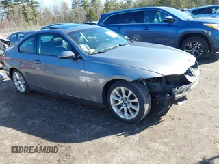 2009 BMW 3 Series 335i xDrive with VIN WBAWC73519E269820, listed as a IAAI auction lot 41794929 with 122,691 mi miles. Bid and sale history available at carsss.com. Image 1.