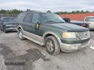 2005 Ford Expedition Eddie Bauer with VIN 1FMFU185X5LB10902, listed as a IAAI auction lot 41184953 with 246,143 mi miles. Bid and sale history available at carsss.com. Image 1.