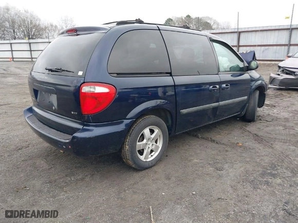 2005 Dodge Caravan SXT with VIN 1D4GP45R35B240229, listed as a IAAI auction lot 41485566 with 111,350 mi miles. Bid and sale history available at carsss.com. Image 4.