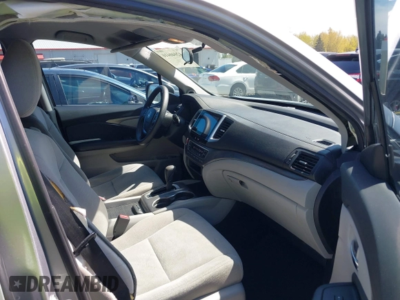 2016 Honda Pilot EX with VIN 5FNYF6H35GB001112, listed as a IAAI auction lot 42040410 with 206,424 mi miles. Bid and sale history available at carsss.com. Image 5.