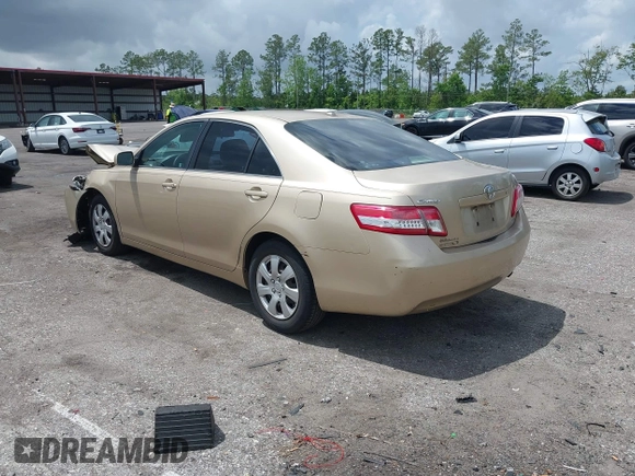 2011 Toyota Camry LE with VIN 4T1BF3EK4BU138375, listed as a IAAI auction lot 41995885 with 186,115 mi miles. Bid and sale history available at carsss.com. Image 3.
