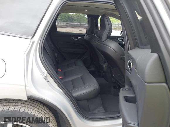 2025 Volvo XC60 Plus с VIN YV4M12RC5S1149246, выставлен на аукционе IAAI как лот 42533801 с пробегом 5 600 миль миль и . История ставок и продаж доступна на DreamBid. Изображение 8.