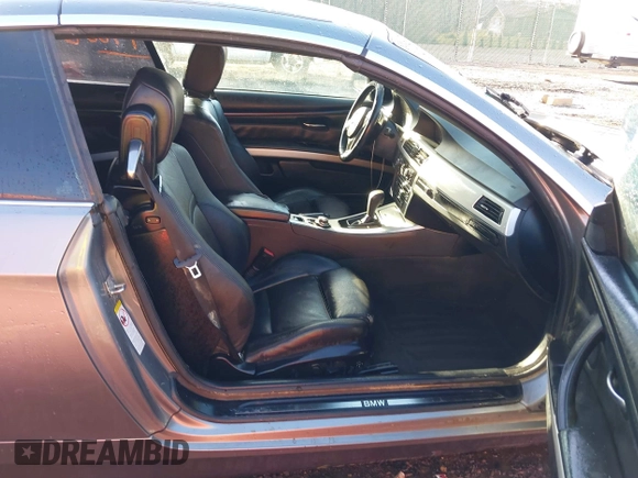 2008 BMW 3 Series 328i with VIN WBAWR33558P150985, listed as a IAAI auction lot 41644079 with Not Provided miles and . Bid and sale history available at carsss.com. Image 5.