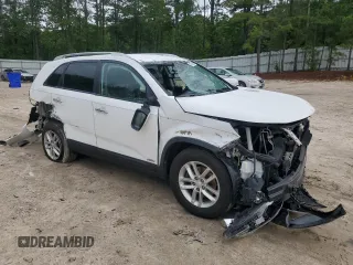 2015 Kia Sorento LX z VIN 5XYKTCA68FG636883, wystawiony jako Copart lot #58706905 z przebiegiem 105 147 mil mil oraz Szkoda całkowita • Salvage title. Historia ofert i sprzedaży dostępna na DreamBid. Obrazek 4.