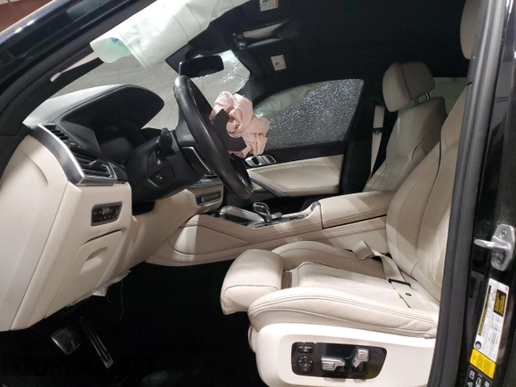 2021 BMW X6 M50i with VIN 5UXCY8C05M9E21862, listed as a Copart auction lot 86329064 with 0 mi miles and Salvage Title. Bid and sale history available at carsss.com. Image 7.