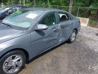 2024 Hyundai Elantra SE z VIN KMHLL4DG2RU740976, wystawiony jako IAAI lot #42243972 z przebiegiem 43 512 mil mil oraz . Historia ofert i sprzedaży dostępna na DreamBid. Obrazek 6.