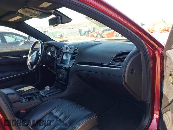 2019 Chrysler 300 with VIN 2C3CCAGG0KH586117, listed as a IAAI auction lot 41923456 with 86,174 mi miles. Bid and sale history available at carsss.com. Image 5.