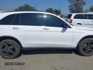 2021 Mercedes-Benz GLC 300 z VIN W1N0G8DB5MV276777, wystawiony jako IAAI lot #42451723 z przebiegiem 71 022 mil mil oraz . Historia ofert i sprzedaży dostępna na DreamBid. Obrazek 13.