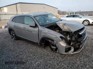 2024 Volkswagen Atlas SE z VIN 1V2WE2CA7RC256058, wystawiony jako Copart lot #48243165 z przebiegiem 2 227 mil mil oraz Szkoda całkowita • Salvage title. Historia ofert i sprzedaży dostępna na DreamBid. Obrazek 4.