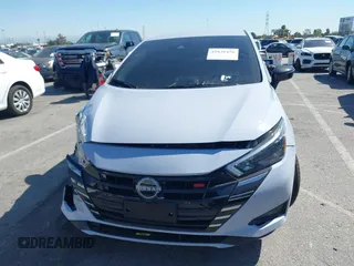 2024 Nissan Versa SR z VIN 3N1CN8FV4RL924718, wystawiony jako IAAI lot #41838456 z przebiegiem 3 698 mil mil oraz . Historia ofert i sprzedaży dostępna na DreamBid. Obrazek 12.
