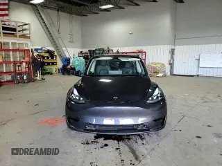 2024 Tesla Model Y Long Range with VIN 7SAYGDEE6RA253946, listed as a Copart auction lot 46699445 with 6,008 mi miles and Salvage Title. Bid and sale history available at DreamBid. Image 12.