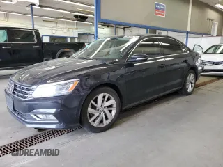 2018 Volkswagen Passat SE z VIN 1VWBA7A32JC032923, wystawiony jako Copart lot #53845315 z przebiegiem 128 440 mil mil oraz Szkoda całkowita • Salvage title. Historia ofert i sprzedaży dostępna na DreamBid. Obrazek 1.