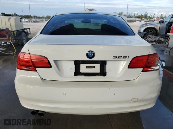 2013 BMW 3 Series 328i with VIN WBAKE3C50DE772264, listed as a Copart auction lot 88314935 with 140,757 mi miles and Salvage Title. Bid and sale history available at DreamBid. Image 6.