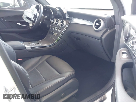 2022 Mercedes-Benz GLC 300 with VIN W1N0G8DB2NG109881, listed as a IAAI auction lot 42396933 with 30,233 mi miles and . Bid and sale history available at DreamBid. Image 5.
