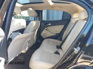 2015 Mercedes-Benz GLA 250 z VIN WDCTG4GB1FJ089422, wystawiony jako IAAI lot #41951269 z przebiegiem 104 554 mil mil oraz . Historia ofert i sprzedaży dostępna na DreamBid. Obrazek 8.