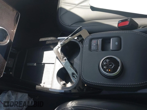 2021 Ford Mustang Mach-E Select z VIN 3FMTK1RM7MMA57653, wystawiony jako IAAI lot #41822938 z przebiegiem 23 581 mil mil oraz . Historia ofert i sprzedaży dostępna na DreamBid. Obrazek 19.