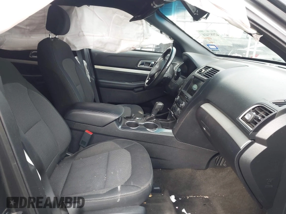 2017 Ford Explorer XLT z VIN 1FM5K7D84HGD53414, wystawiony jako IAAI lot #42083416 z przebiegiem 97 279 mil mil oraz . Historia ofert i sprzedaży dostępna na DreamBid. Obrazek 5.