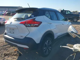 2018 Nissan Kicks S with VIN 3N1CP5CU1JL545913, listed as a IAAI auction lot 41011464 with 101,743 mi miles. Bid and sale history available at carsss.com. Image 4.