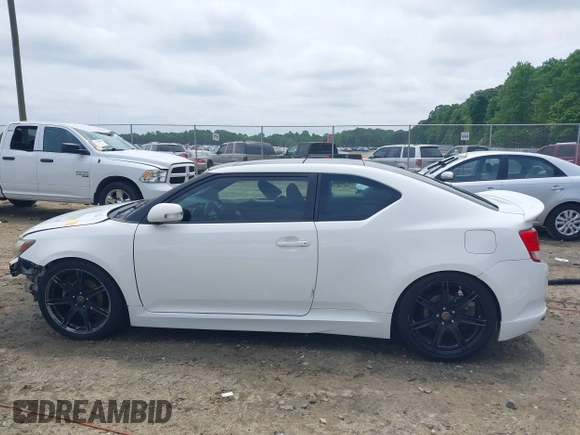 2011 Scion tC z VIN JTKJF5C75B3010638, wystawiony jako IAAI lot #42127293 z przebiegiem 149 320 mil mil oraz . Historia ofert i sprzedaży dostępna na DreamBid. Obrazek 15.