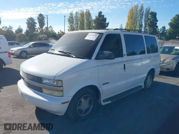 2002 Chevrolet Astro with VIN 1GNDM19X72B125295, listed as a IAAI auction lot 40714590 with 190,607 mi miles. Bid and sale history available at carsss.com. Image 2.