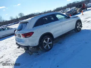 2022 Mercedes-Benz GLC with VIN W1N0G8EB7NG119580, listed as a IAAI auction lot 41239778 with 28,551 mi miles. Bid and sale history available at carsss.com. Image 4.